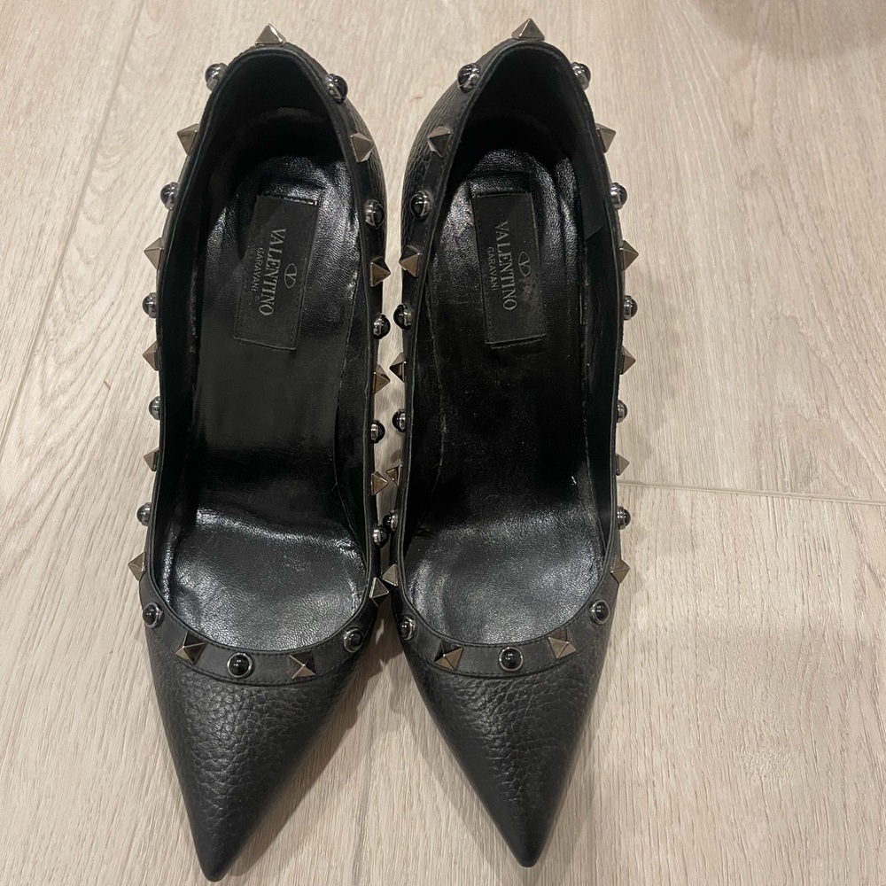 Valentina heels very good condition